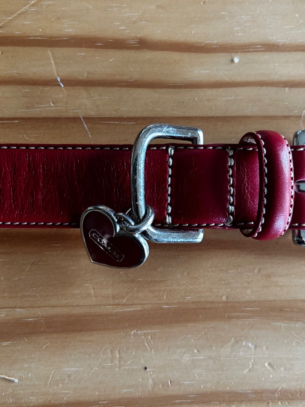 RED DOG COLLAR by COACH - Picture 5 of 5